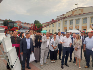 Выставка продукции промышленных организаций на празднике города Лида